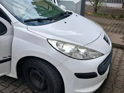 Gebraucht Peugeot 207 2009 Weiß Coupé