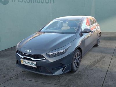 Gebraucht Kia Ceed Spirit 140 PS (102 kW) 2024 Grau Kleinwagen