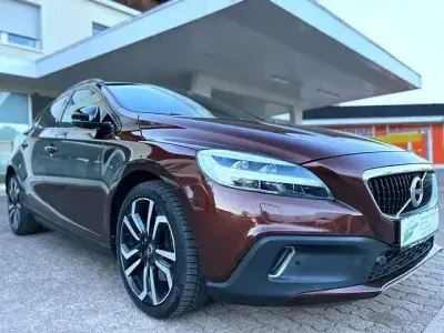 Second-hand Volvo V40 CC 150 CP (110 kW) 2018 Roșu Break