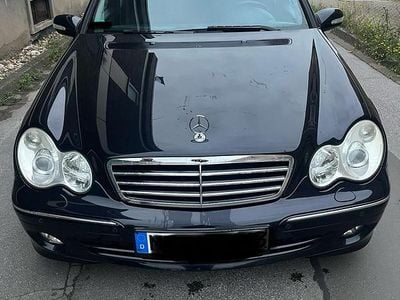 Gebraucht Mercedes C220 Avantgarde 150 PS (110 kW) 2005 Schwarz Kombi