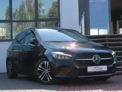 Usata Mercedes B200 150 CV (110 kW) 2023 Nero Monovolume