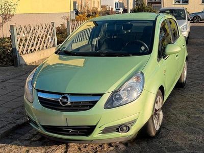Gebraucht Opel Corsa Selection 70 PS (51 kW) 2010 Grün Kleinwagen