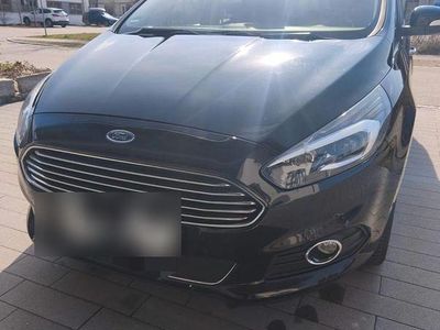 Gebraucht Ford S-MAX Titanium 209 PS (153 kW) 2017 Schwarz Van / Kleinbus