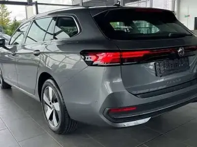 Gebraucht VW Passat Business 150 PS (110 kW) 2025 Metallic Kombi