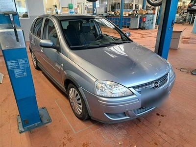 Grau Gebraucht 2005 Opel Corsa Eco Kleinwagen | 2.500 € (Teuer)