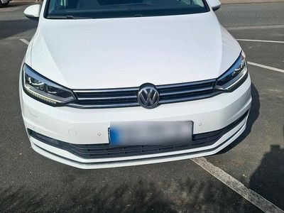 Gebraucht VW Touran Highline 190 PS (139 kW) 2017 Weiß Van / Kleinbus