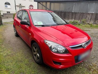 Gebraucht Hyundai i30 109 PS (80 kW) 2010 Rot Limousine