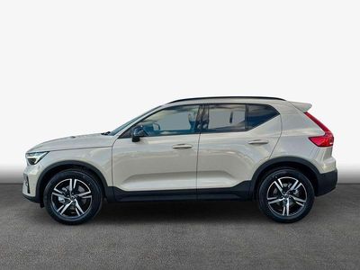 Neu Volvo XC40 Plus 163 PS (119 kW) 2026 Silber SUV