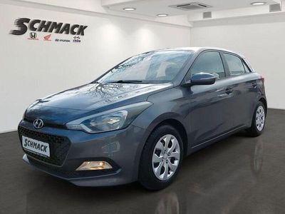 Gebraucht Hyundai i20 Classic 84 PS (61 kW) 2015 Grau Limousine