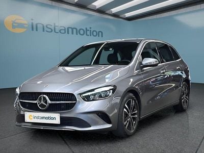 Grau Gebraucht 2023 Mercedes B180 Van / Kleinbus | 25.610 € (Guter Preis)