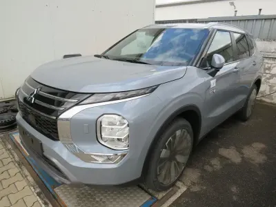 Nowe Mitsubishi Outlander P-HEV Select 136 KM (100 kW) 2026 Szary SUV