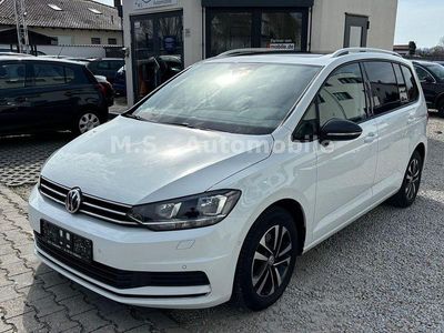 Weiß Gebraucht 2019 VW Touran IQ Drive Van / Kleinbus | 21.999 €