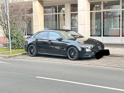 Schwarz Gebraucht 2019 Mercedes A250 AMG line Limousine | 25.900 € (Fairer Preis)