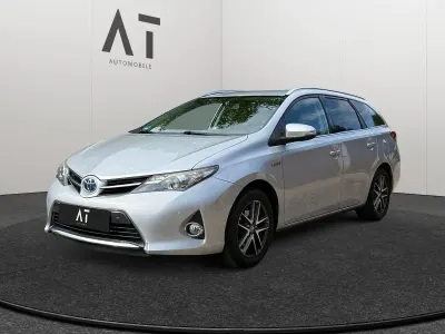 Gebraucht Toyota Auris Hybrid Edition 99 PS (72 kW) 2014 Silber Kombi