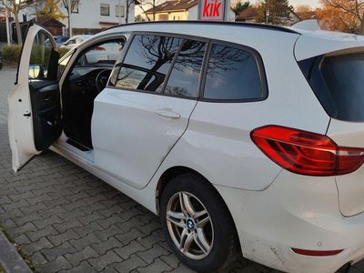 Gebraucht BMW 218 Gran Tourer Luxury Line 140 PS (102 kW) 2015 Schwarz Van / Kleinbus