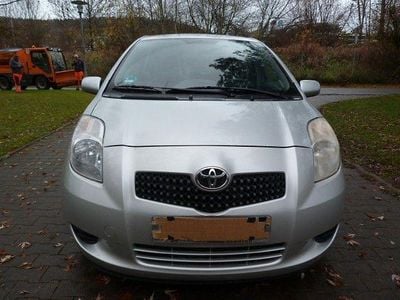 Gebraucht Toyota Yaris Cool 69 PS (50 kW) 2008 Silber Limousine