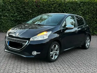 Gebraucht Peugeot 208 Style 82 PS (60 kW) 2014 Blau Kleinwagen