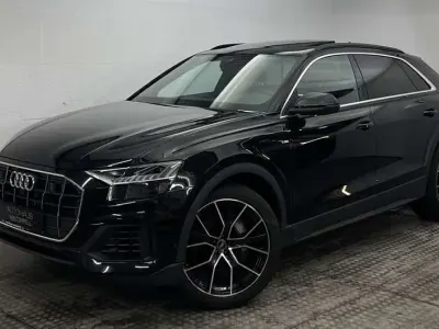 Gebraucht Audi Q8 S-Line 340 PS (250 kW) 2023 Mythosschwarz (metallic) SUV