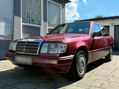 Gebraucht Mercedes 200 75 PS (55 kW) 1990 Rot Limousine