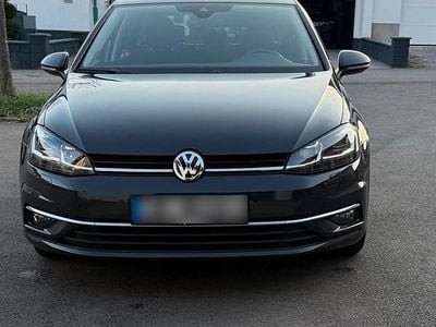 Gebraucht VW Golf VII Join 150 PS (110 kW) 2018 Grau Kleinwagen