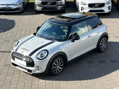 Używany Mini Cooper S 192 KM (141 kW) 2019 Srebrny Hatchback