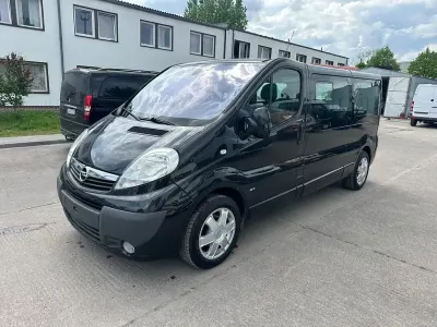 Gebraucht Opel Vivaro 145 PS (106 kW) 2010 Schwarz Van / Kleinbus