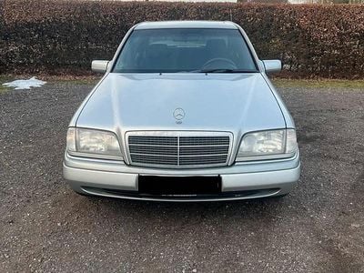 Gebraucht Mercedes C220 150 PS (110 kW) 1993 Limousine