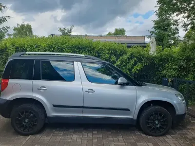 Gebraucht Skoda Yeti Plus Edition 122 PS (89 kW) 2012 Silber SUV