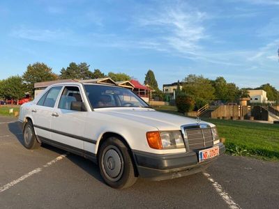 gebraucht Mercedes E250 * -GUTACHTEN * AHK