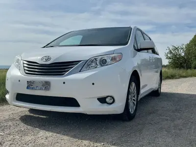 Gebraucht Toyota Sienna 266 PS (195 kW) 2012 Weiß Van / Kleinbus