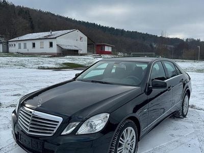 Schwarz Gebraucht 2012 Mercedes E250 Elegance Limousine | 12.499 €