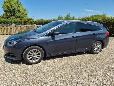 Gebraucht Hyundai i40 Trend 135 PS (99 kW) 2017 Blau Limousine