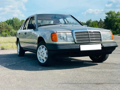 Gebraucht Mercedes 200 72 PS (52 kW) 1988 Silber Limousine