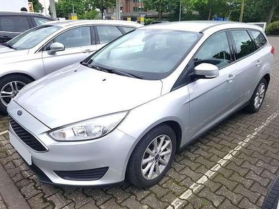 Gebraucht Ford Focus Trend 101 PS (74 kW) 2017 Silber Kombi