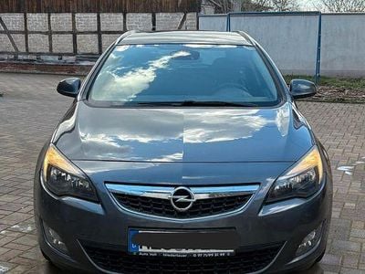 Gebraucht Opel Astra Selection 125 PS (91 kW) 2011 Grau Kombi