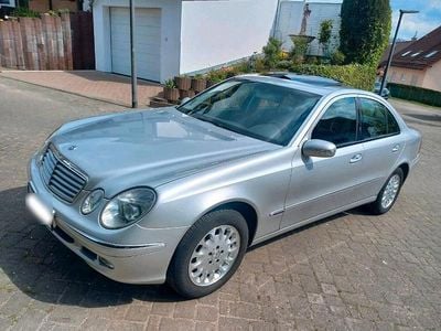 Gebraucht Mercedes E200 Elegance 136 PS (100 kW) 2003 Silber Limousine