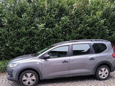 Grau Gebraucht 2024 Dacia Jogger Essentiel Van / Kleinbus | 16.900 € (Guter Preis)