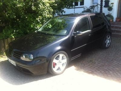 Schwarz Gebraucht 2002 VW Golf IV Limousine | 5.300 €