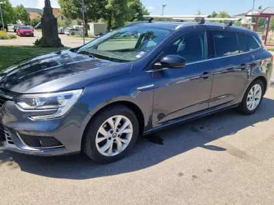 Gebraucht Renault Mégane GrandTour LIMITED 140 PS (102 kW) 2019 Titangrau Kombi