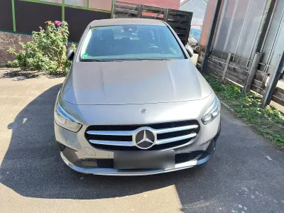 Gebraucht Mercedes B220 190 PS (139 kW) 2019 Grau Kleinwagen
