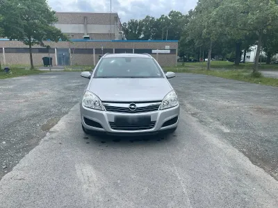 Gebraucht Opel Astra 115 PS (84 kW) 2008 Silber Kombi