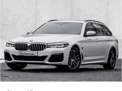 Usata BMW 530e M Sport 292 CV (214 kW) 2023 Bianco Station wagon