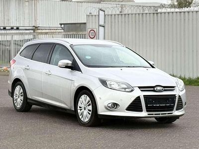 Gebraucht Ford Focus 116 PS (85 kW) 2012 Grau Kombi