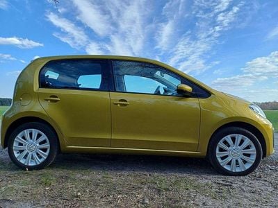 Usata VW up! high up! 60 CV (44 kW) 2018 Oro Utilitaria