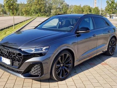 Gebraucht Audi Q8 S-Line 286 PS (210 kW) 2024 Grau SUV