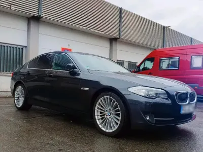 Gebraucht BMW 520 184 PS (135 kW) 2013 Grau Limousine