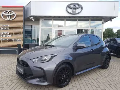Gebraucht Toyota Yaris Comfort 72 PS (52 kW) 2022 Grey metallic Kleinwagen
