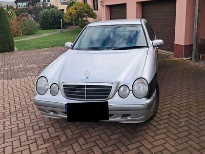 Mercedes E240