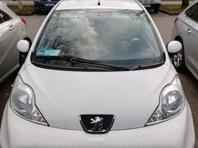Gebraucht Peugeot 107 68 PS (50 kW) 2010 Weiß Kleinwagen