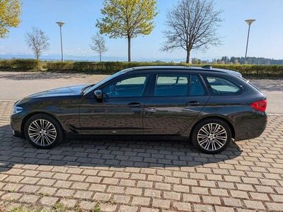 Gebraucht BMW 520 Sport Line 190 PS (139 kW) 2019 Grau Kombi